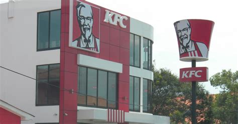 One Couple's Adventure in Africa: News Flash! KFC opens in Ghana