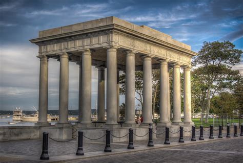 Plymouth Rock Monument | Plymouth, MA This monument covers a… | Flickr