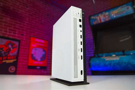 Slideshow: Xbox One S比較画像