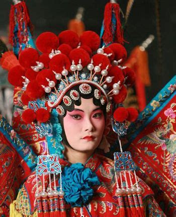 Li Yuchun Shoots MV in Peking Opera Costume -- china.org.cn | Beijing opera, Chinese opera, Opera