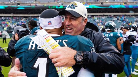 Jaguars coach Doug Pederson gets warm reception from Eagles players ...