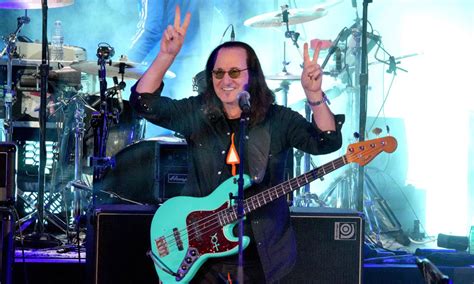 Geddy Lee’s Bass Sound Celebrated With YYZ Shape-Shifter Device