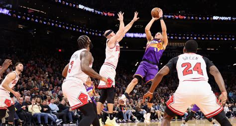 Devin Booker Scored 51 Points In Three Quarters On The Bulls