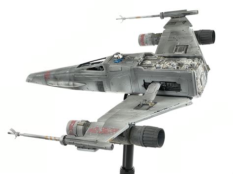 Lot - STAR WARS EXPANDED UNIVERSE E-WING ESCORT STARFIGHTER SECURITY ...