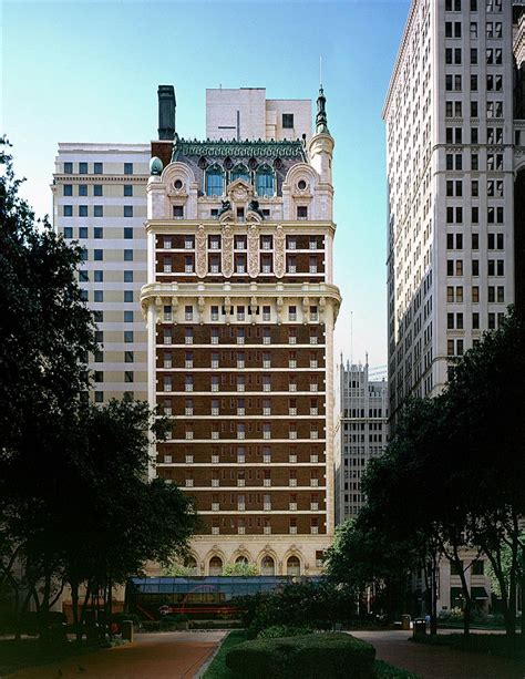 Review: The Adolphus Hotel – Dallas