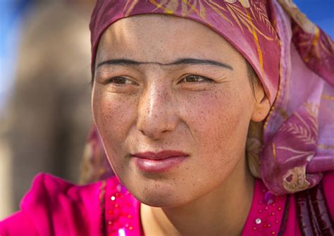 Young Uyghur Woman, Opal Village Market, Xinjiang Uyghur A… | Flickr