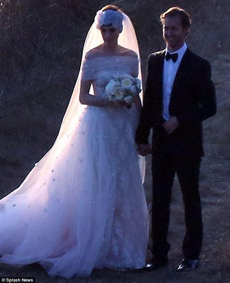 Gallery Market: Wedding bells! Anne Hathaway marries Adam Shulman in picturesque Big Sur ceremony