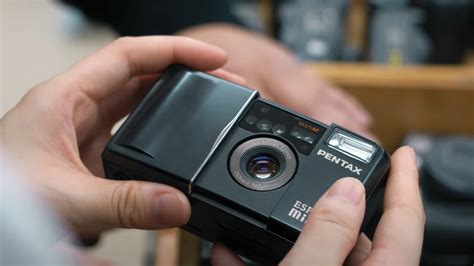 The new(!) Pentax film camera will have a hand winder and a fixed lens ...