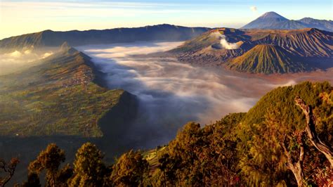 Semeru mountain Stock Video Footage - 4K and HD Video Clips | Shutterstock