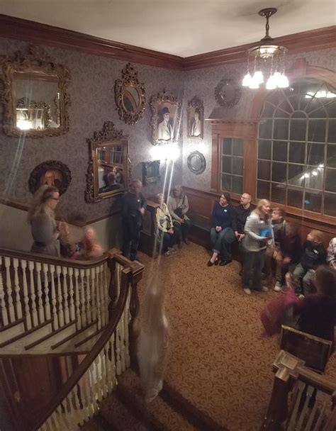 Guests Capture Ghosts In Photo Taken At Famous Colorado Hotel - Oddee