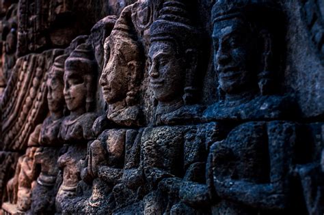 I templi khmer diroccati di Banteay Chhmar, in Cambogia - Lonely Planet