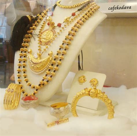 Coorg Jewellery - Women | Gold jewelry fashion, Gold jewelry outfits, Paisley jewelry