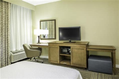 Hampton Inn Philadelphia-Airport | Stress-Free Stays & Parking Near PHL ...