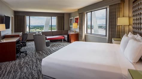 St. Louis Hotel Rooms & Suites with Views | Hyatt Regency St. Louis at The Arch