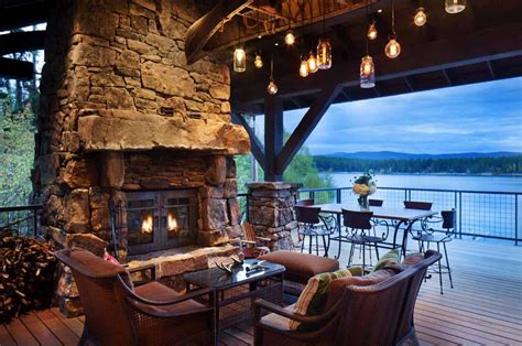 Breathtaking Montana lake house offers timeless rustic elegance ...