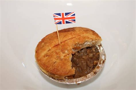 Battle of the Meat Pies - Travel Gluttons | Pastry dishes, British pie ...