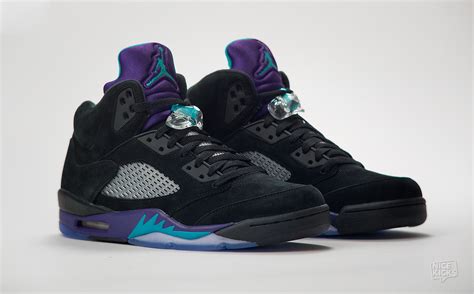 Q. DESIGNS: Air Jordan 5 "Black Grape"