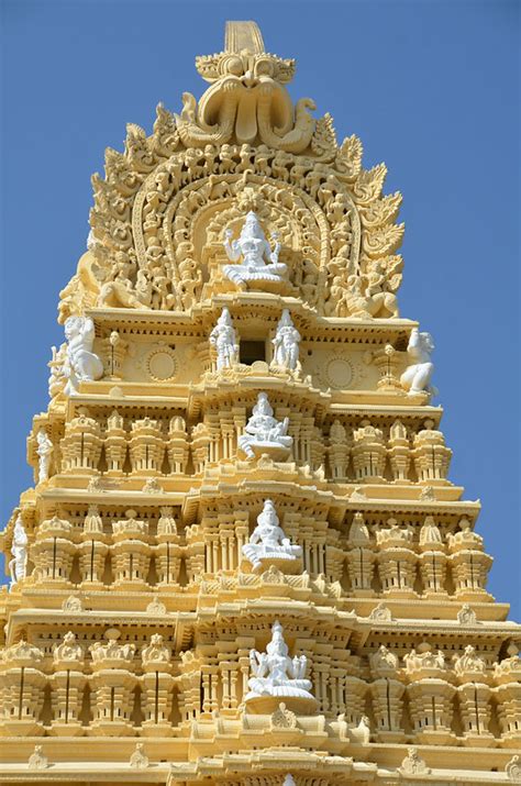 Chamundeshwari Temple, Mysore | Ancient indian architecture, Indian ...