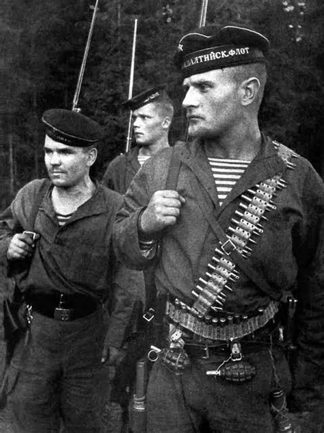 Soviet Naval Infantry, during World War II [479x640] : r/MilitaryPorn