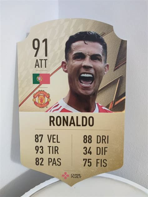 FIFA 22 Ultimate Team Cristiano Ronaldo gold card gigante – CardsPlus.it