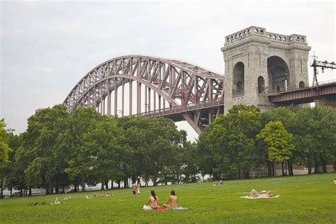 Astoria Park: Activities & Attractions in Queens