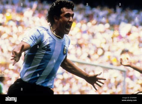 Jorge valdano celebrates scoring argentinas second goal hi-res stock photography and images - Alamy