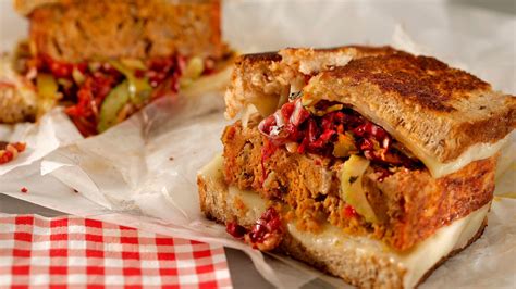 Recipe: Grilled cheese and meatloaf sandwich - LA Times Cooking