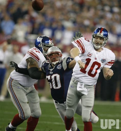 Photo: Super Bowl XLII New York Giants vs. New England Patriots in Glendale, Arizona ...