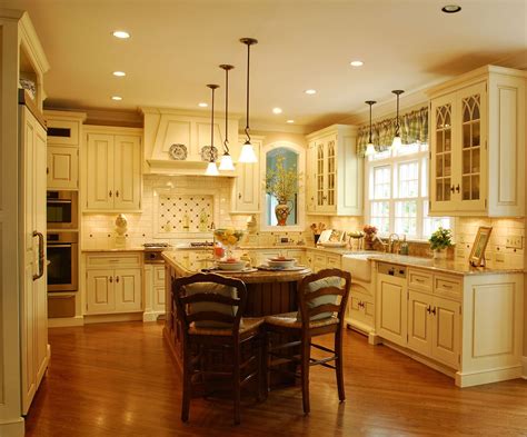 25 Awesome Traditional Kitchen Design