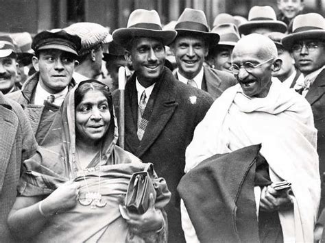 Martyrs' day: Nation pays homage to Mahatma Gandhi on his 72nd death anniversary - What Martyrs ...