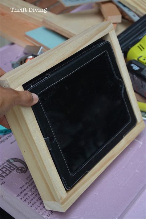 How to Make a DIY Tablet Holder For Your Wall