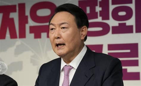 South Korea President: South Korea's New President Yoon Suk-yeol Sworn In