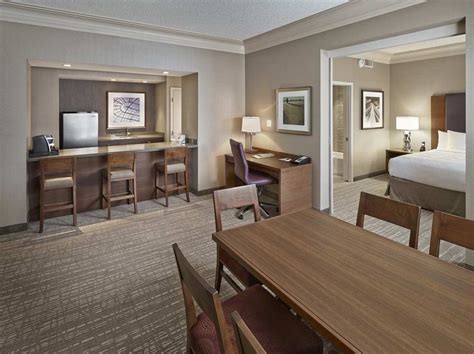 DoubleTree by Hilton West Edmonton | GOGO Worldwide Vacations