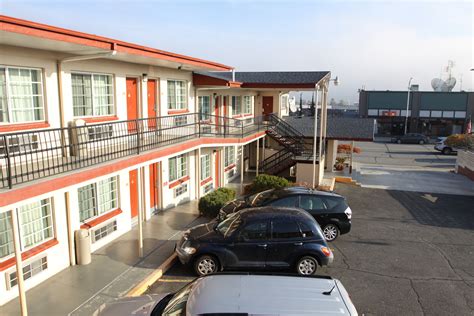 SOLD: Rodeway Inn - NW Hotel Investor : NW Hotel Investor