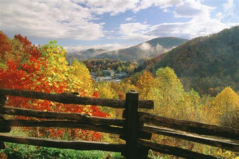 Fall Colors Of Gatlinburg Tennessee. wallpaper | nature and landscape | Wallpaper Better