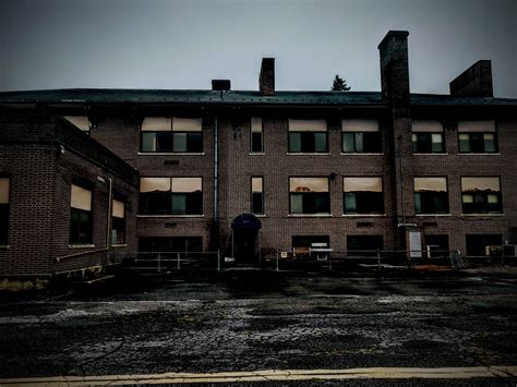 Abandoned school, Otisville, New York [3767 x 2825] : r/AbandonedPorn