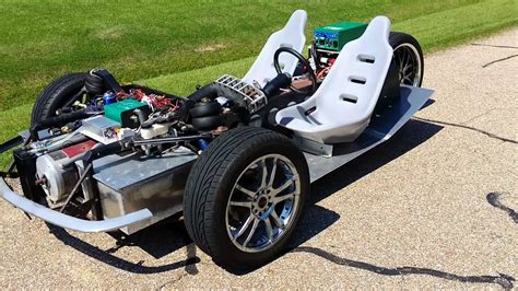 205V fully Electric XR3 Tadpole Trike 60+ mile range. Final. - YouTube