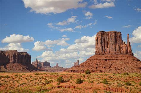 Monument Valley Tribal Park - Right Kind Of Lost