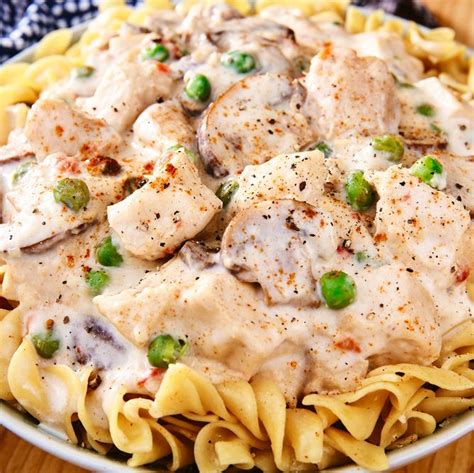 Chicken à la King Is The Easiest Comfort Dish | Recipe | Chicken a la king, Easy chicken dinners ...