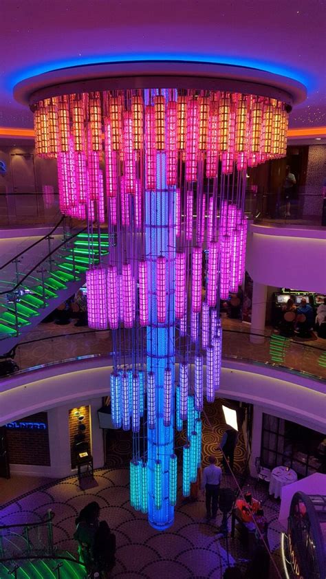 Beautiful crystal light show changing color all the time on the Norweigan Breakaway Cruise. | 조명