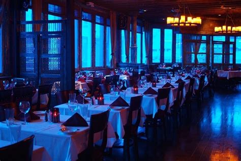 Date Night Dining: 12 Romantic Restaurants in Memphis