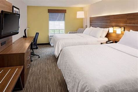 HOLIDAY INN EXPRESS HARRISBURG EAST - HERSHEY AREA, AN IHG HOTEL - Updated 2024 Prices & Reviews ...