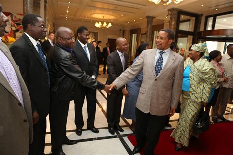 KATE'S BLOG: President Kikwete arrives in London for a ground breaking Internatio nal Family ...