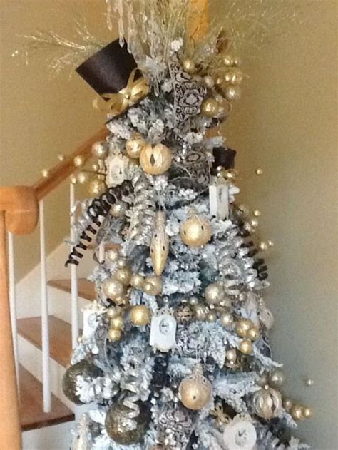 New Years Tree complete with top hat clocks confetti and noisemakers