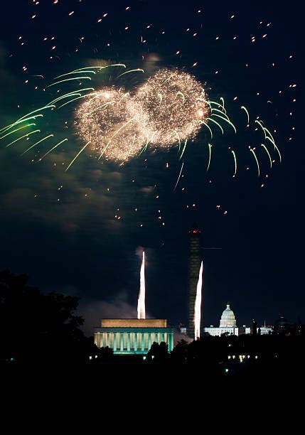 120+ Lincoln Memorial Fireworks Stock Photos, Pictures & Royalty-Free ...