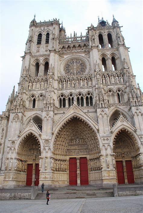 socalgalopenwallet: Amiens cathedral