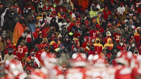 Dolphins vs. Chiefs: 4th coldest game in NFL history sees 69 people aided by fire department ...