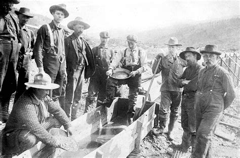 Klondike Gold Rush: Stunning Photos Capture Prospectors Trying to Strike Gold, 1890s - Rare ...