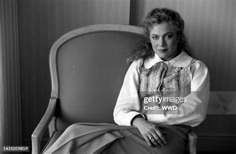 83 Kathleen Turner 1989 Photos & High Res Pictures - Getty Images