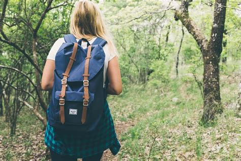 Hiking Tips for Beginners - 28 of the Best For You • Roaming Spices